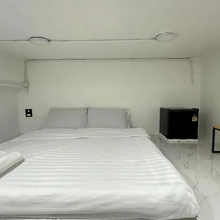 Megun Capsule 150 Cm Apartment