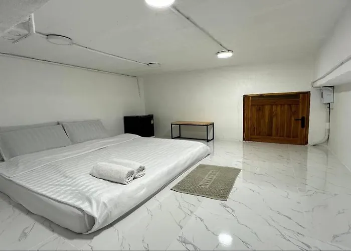 Apartment Megun Capsule 150 Cm Bangkok
