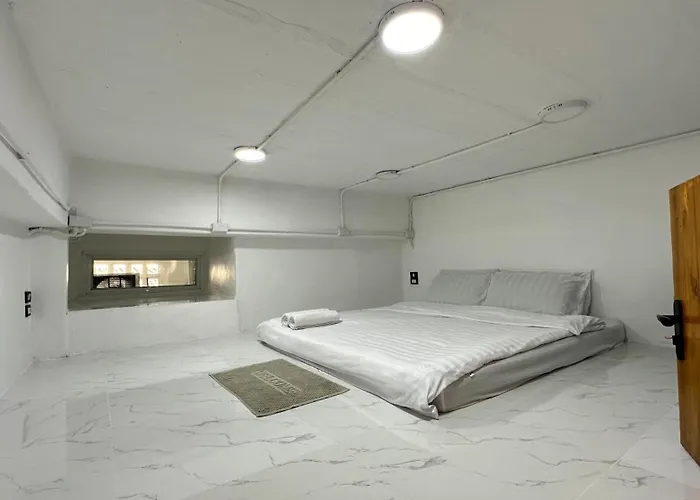 Apartment Megun Capsule 150 Cm *